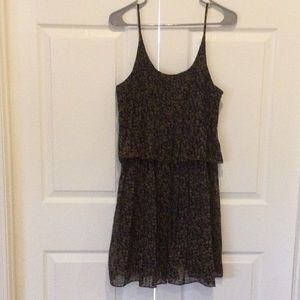 Size M, pleated dress